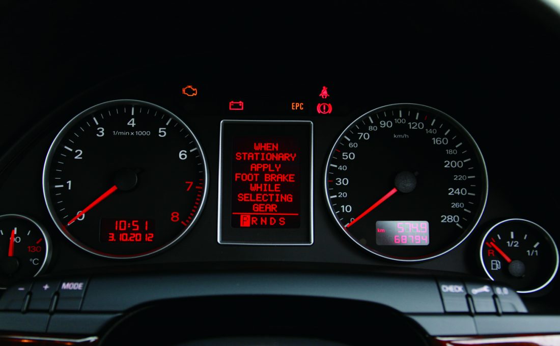 Audi 液晶パネルの文字欠けやメーター不良をリーズナブルに直す方法 Maintenance Lab Archive メンテナンス ラボ アーカイブ
